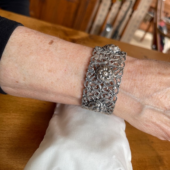 Vintage 1970s Silver metal bracelet in excellent condition - Picture 2 of 7